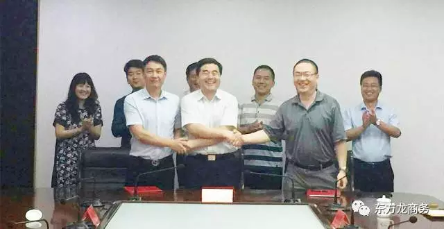 陪同外资真空冷链物流投资选址项目方实地考察泰州海陵,三方共同签订投资意向协议,并交流政府产业引导基金合作模式 陪同外资真空冷链物流投资选址项目方实地考察泰州海陵,三方共同签订投资意向协议,并交流政府产业引导基金合作模式