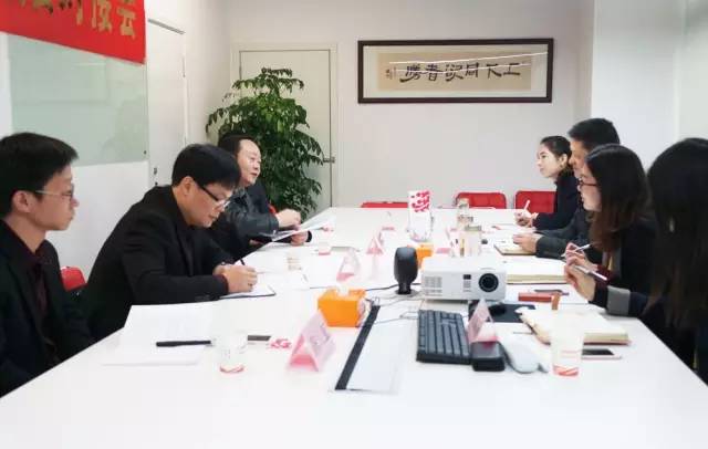 湖北省赤壁市人民政府副市长刘智毅率团考察上海东方龙国际商务平台