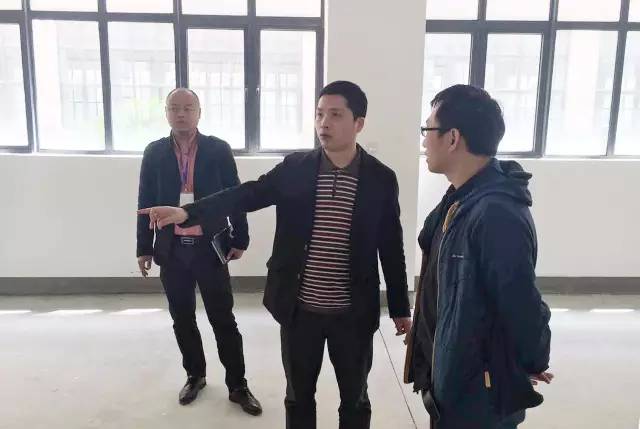 东方龙商务陪同3D打印设备投资选址项目方考察上海南汇工业园区