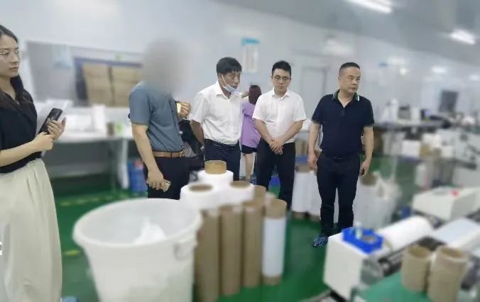 一家政府两个项目！7月13日，湖南某地方政府实地对接锂电新材料扩建投资选址项目和精密检测仪器扩建项目